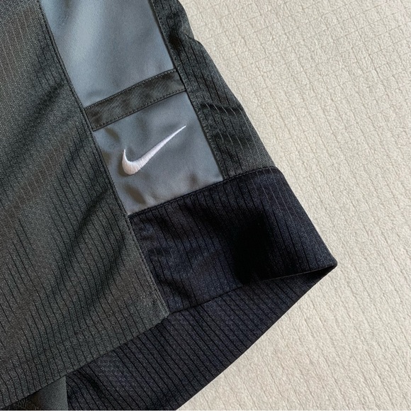 $DROP⬇️ Nike black/gray athletic shorts - Picture 5 of 15